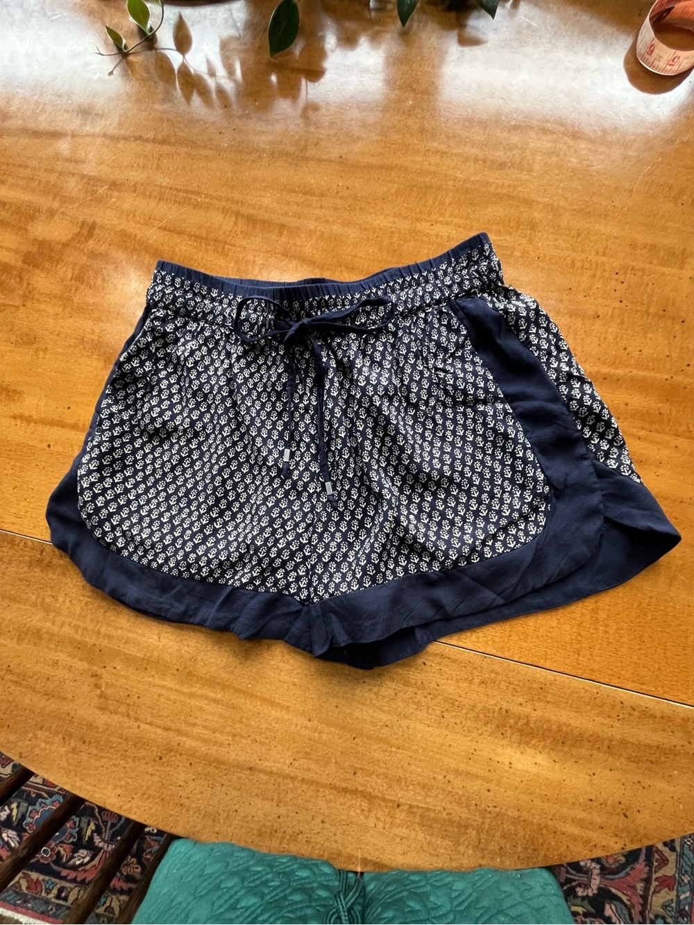 Zara Woman Women’s Blue and White floral shorts  size medium